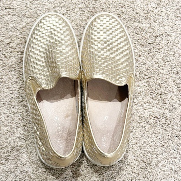 Ladies JSlides in light gold metallic Justine. 8 - Picture 7 of 12
